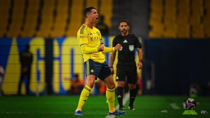 Cristiano Ronaldo menyumbang dua gol dalam kemenangan Al Nassr atas Al Hazm.
