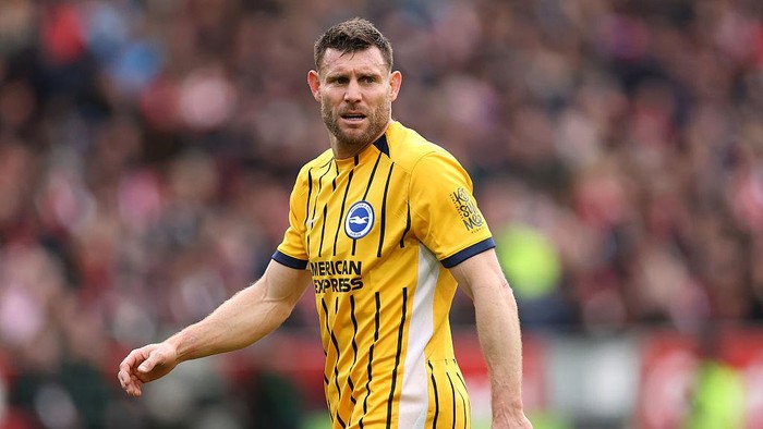 BRENTFORD, ENGLAND - FEBRUARY 21: James Milner of Brighton & Hove Albion looks on during the Premier League match between Brentford and Brighton & Hove Albion at Gtech Community Stadium on February 21, 2026 in Brentford, England. (Photo by Luke Hales/Getty Images)