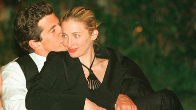 Gaya Abadi Carolyn Bessette-Kennedy Setelah Meninggal Tragis 30 Tahun Lalu