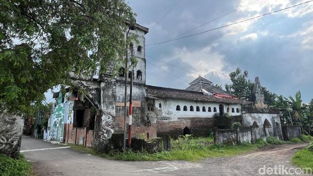 Masjid Agung Wisnu Manunggal Rahmatullah di Mojokerto