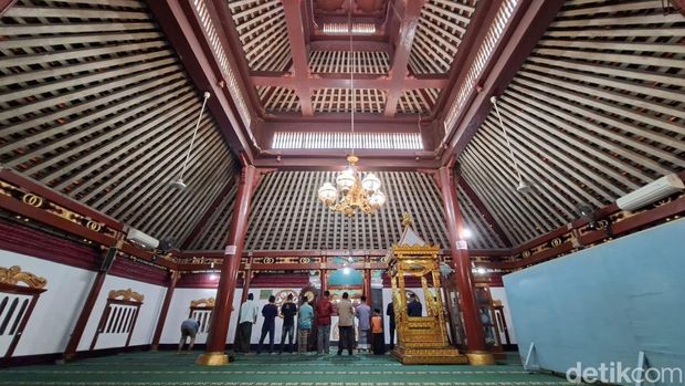 Masjid Al-Mubarok, masjid tertua di Nganjuk Masjid Al-Mubarok, masjid tertua di Nganjuk