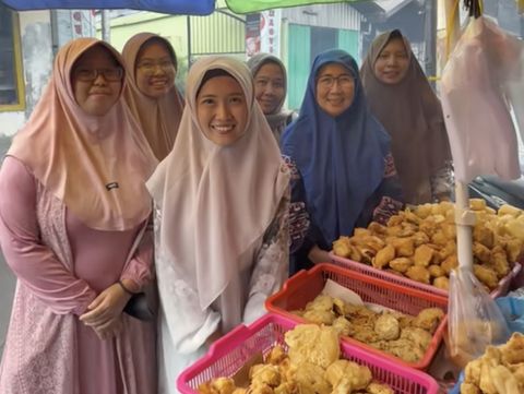 Muslim Sudah Siap Saingan? Ini Potret Niat Nonmuslim Ikut War Takjil!