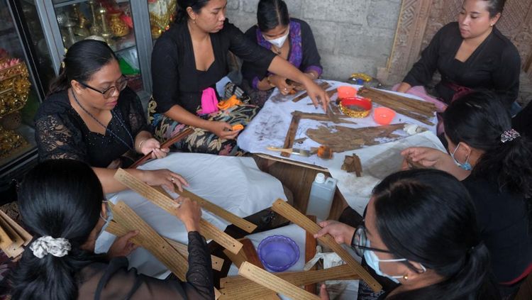 Naskah Lontar Dirawat di Festival Konservasi Lontar 2026