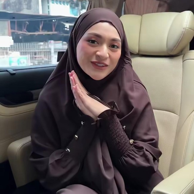Intip Nathalie Holscher Manasik Jelang Umrah pada Ramadan Kali Ini