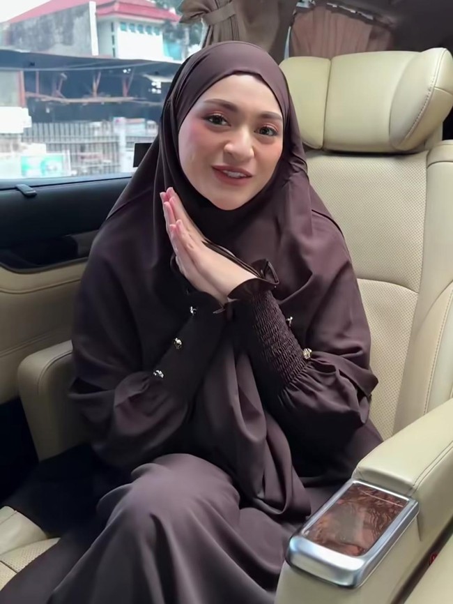 Intip Nathalie Holscher Manasik Jelang Umrah pada Ramadan Kali Ini