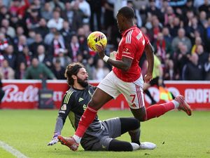 Arne Slot Akui Liverpool Beruntung, Sebut Hasil Seri Lebih Pantas