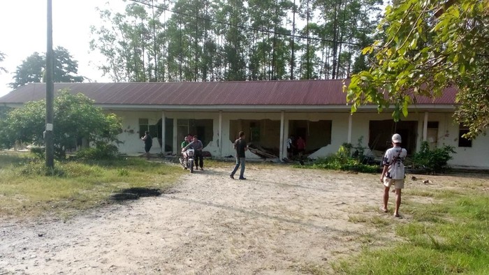 Perumahan karyawan rusak diamuk gajah liar di Siak, Riau. (Dok Kadus Sukamaju)
