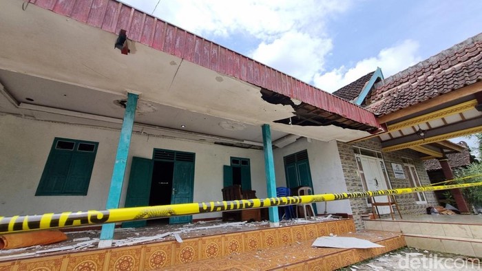 Polisi memeriksa lima orang saksi terkait ledakan mercon di Ngunan Unan, Srigading, Sanden, Bantul. 