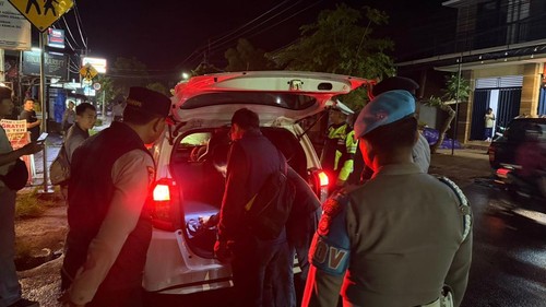 Ratusan mobil dan puluhan sepeda motor dirazia untuk mempersempit ruang gerak pelaku penculikan WN Ukraina, Sabtu (21/2/2026). (Dok Polres Gianyar).
