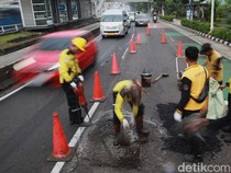 Ribuan Jalan Berlubang di Jakarta Mulai Diperbaiki