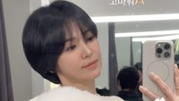 Foto Song Hye Kyo Bikin Fans Salfok, Pria di Belakangnya Diduga Lee Min Ho