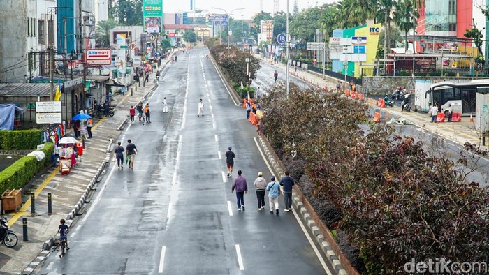 Suasana berbeda terlihat pada kegiatan car free day (CFD) di Jalan Margonda Raya selama bulan Ramadan, Minggu (22/2/2026). Meski tetap digelar seperti biasa, kawasan CFD tampak lebih lengang dibandingkan akhir pekan sebelumnya.