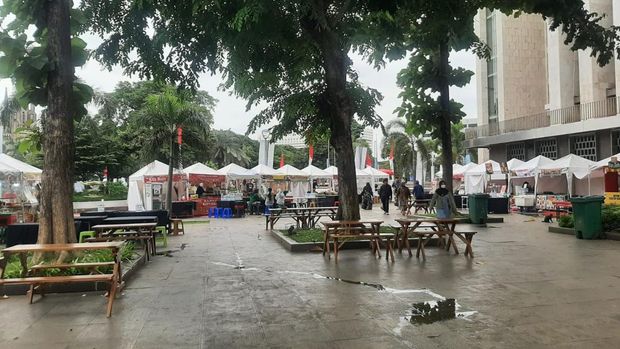 Suasana Berbuka Puasa di Masjid Istiqlal Suasana Berbuka Puasa di Masjid Istiqlal
