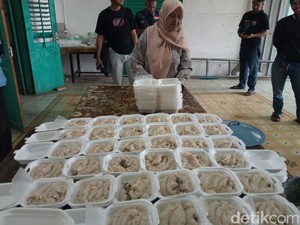 Aroma Khas Bubur Harisah yang Lahir dari Tradisi Keluarga di Cirebon