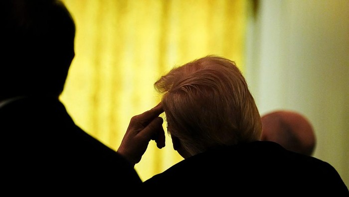 Presiden Amerika Serikat Donald Trump menggelar Jamuan Makan Malam Gubernur di Gedung Putih, Washington, D.C., pada Jumat (21/2/2026) malam waktu setempat. Acara ini dihadiri para gubernur dari berbagai negara bagian sebagai ajang silaturahmi dan komunikasi antara pemerintah federal dan pemerintah negara bagian. REUTERS/Aaron Schwartz