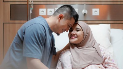 Potret Zaskia Sungkar Lahiran Anak ke-3, Tampil Natural Tanpa Pulasan Makeup