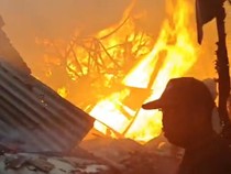 Belasan Kios di Pasar Labuan Pandeglang Terbakar, Diduga Korsleting Listrik