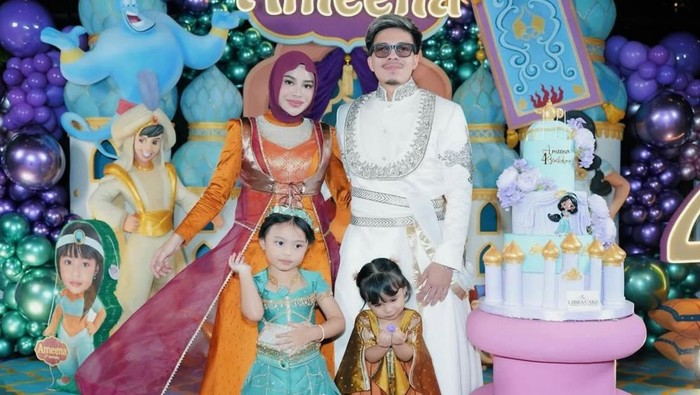 5 Potret Ameena Anak Aurel & Atta Ultah