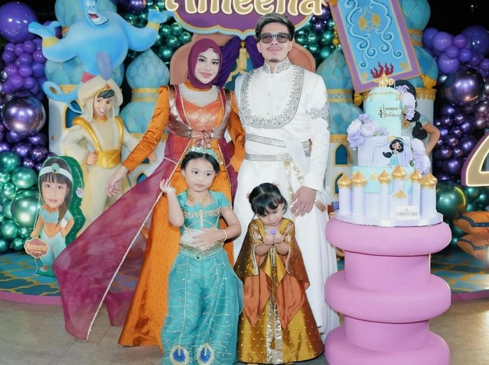5 Potret Ameena Anak Aurel & Atta Ultah