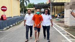 Video: Motif Perampokan iPhone 15 Pro di Mojokerto Bersenjata Pistol Mainan