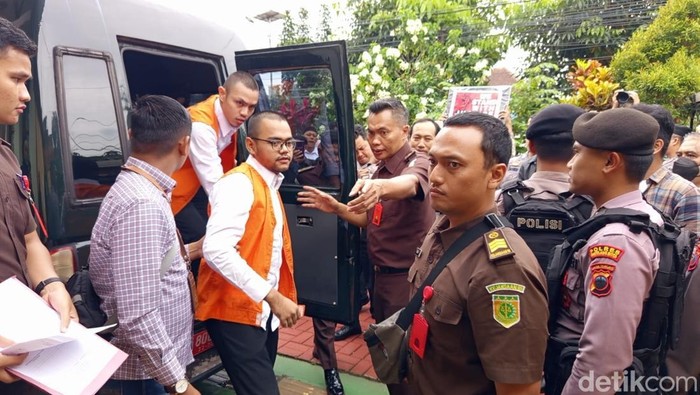 Persidangan di Magelang.