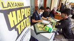 Antusias Warga Ikuti Program Hapus Tato Gratis di Masjid Sunda Kelapa
