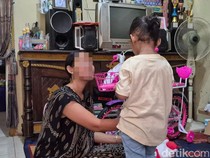 Ayah Cerita Awal Mula Titipi Balita ke Paman-Bibi di Surabaya Berujung Disiksa