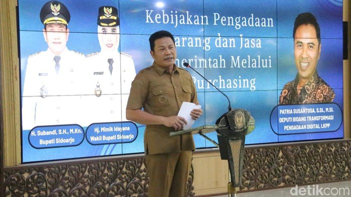 Bupati Sidoarjo Subandi