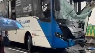 23 Penumpang Terluka Imbas Tabrakan Adu Banteng TransJ di Jalur 'Langit'