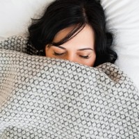 Sleep Anxiety Bikin Susah Tidur? Ini 9 Cara Mengatasinya Agar Tidur Nyenyak