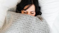 Sleep Anxiety Bikin Susah Tidur? Ini 9 Cara Mengatasinya Agar Tidur Nyenyak