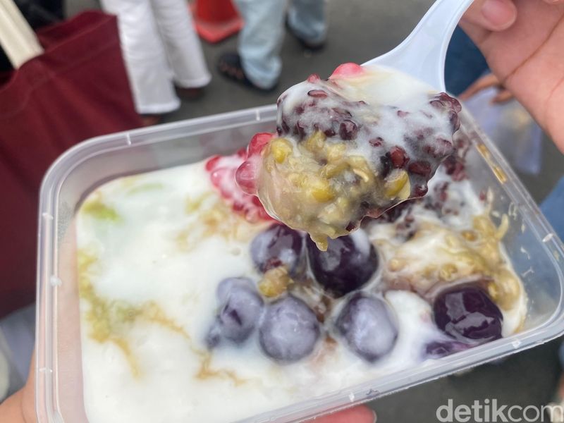 Istana Bubur Istana Bubur yang laris manis di Pasar Takjil Benhil
