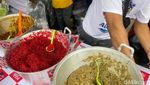 Rela Antre 30 Menit Demi Cicip Takjil Bubur Safar yang Legit