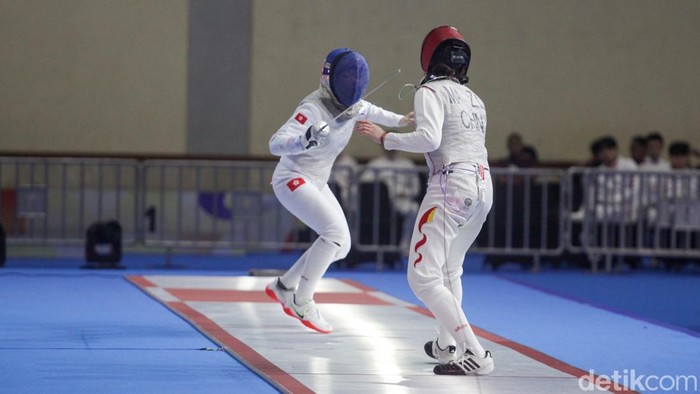 Sejumlah atlet anggar berlaga dalam Asian Cadet and Junior Fencing Championship 2026 yang digelar di Jakarta International Convention Center, Jumat (20/2/2026).