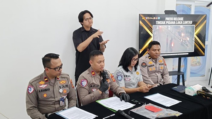 Jumpa pers kasus kecelakaan maut di Cibinong, Bogor, dipicu pemotor lawan arah (Rizky/detikcom)