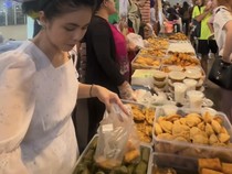 Laris Manis! Karina Ranau Jualan Takjil, Kedainya Diserbu Pembeli