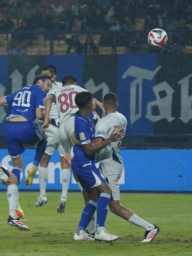 Daftar Terbaru Pencetak Gol Terbanyak di Persib Bandung