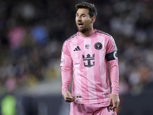 Lionel Messi Kok Gitu ke Wasit?