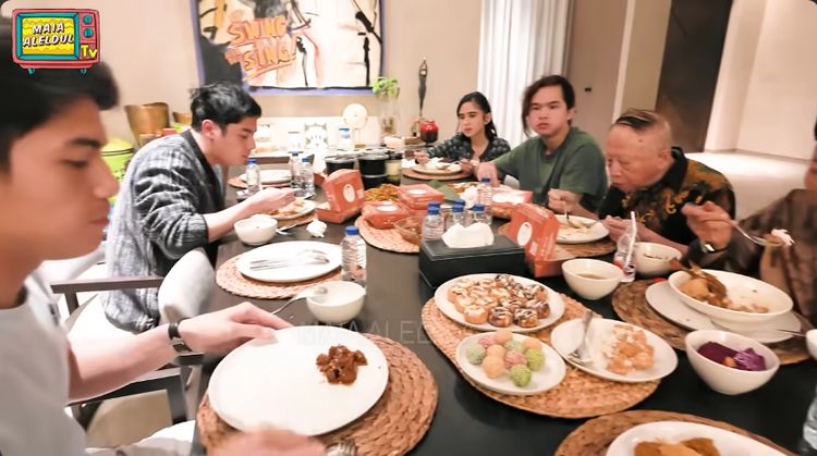 Momen Hangat Maia Estianty Bukber Bareng Al El Dul di Rumah