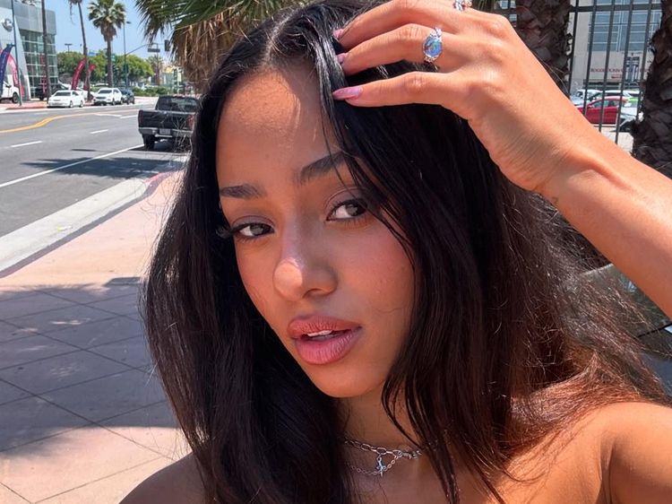 Potret Manon KATSEYE Diduga Dapat Perlakuan Rasis Usai Diumumkan Hiatus