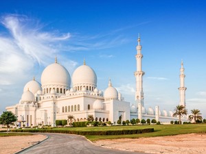 Masjid Agung Syekh Zayed Abu Dhabi Kini Berlakukan Tarif Masuk bagi Pengunjung