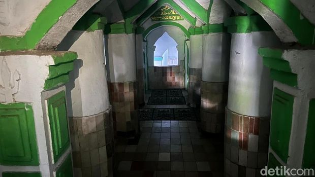 Masjid Agung Wisnu Manunggal Rahmatullah di Mojokerto Masjid Agung Wisnu Manunggal Rahmatullah di Mojokerto
