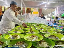 Masjid di Kota Batu Ini Bagikan Ratusan Porsi Buka Puasa Gratis