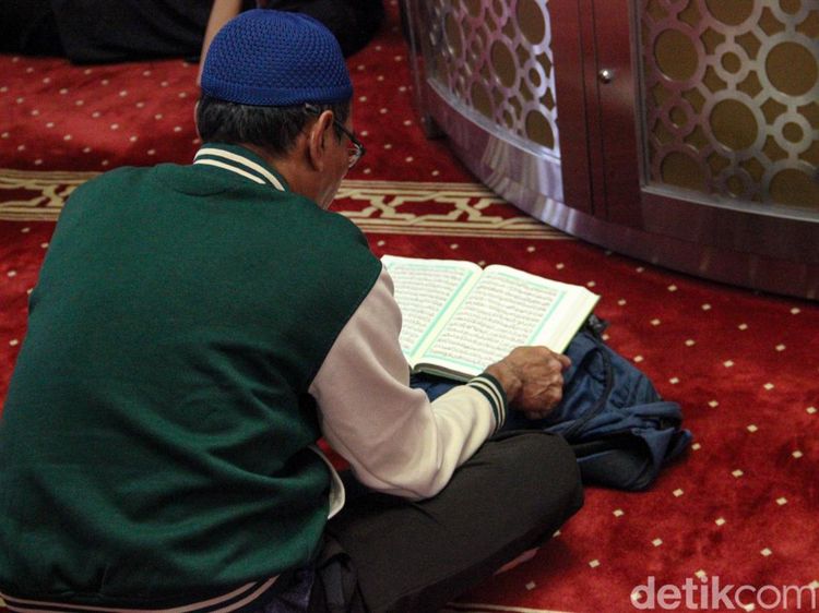 Mengisi Waktu Puasa dengan Tadarus dan Kajian di Masjid Istiqlal