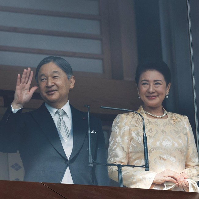 Momen Langka, Kaisar Naruhito Sapa Publik di Tokyo Saat Ulang Tahun ke-66