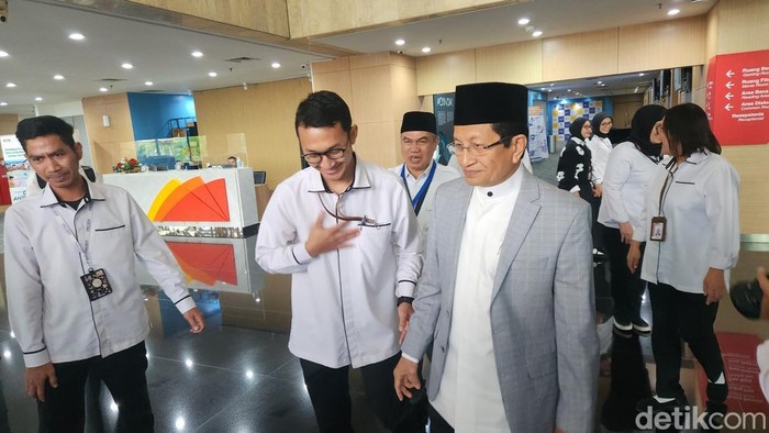 Menag Jelaskan Alasan Naik Jet Pribadi Resmikan Balai Sarkiah di Takalar