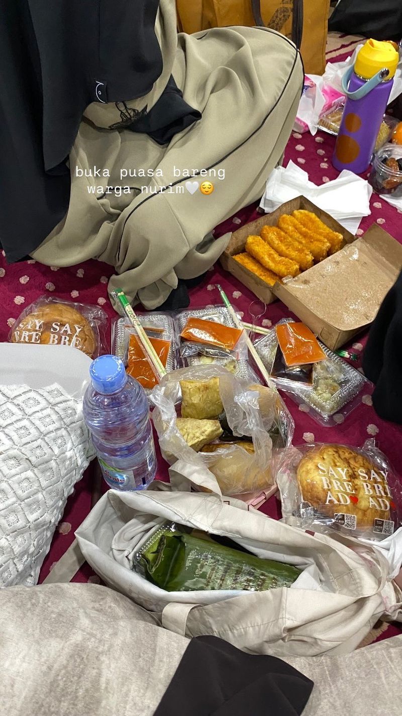 Netizen Buka Puasa di Masjid Blok M, Pulang Bawa Seabrek Takjil!