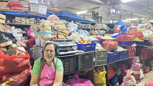 Nyoman Wandri salah satu pedagang di Pasar Badung, (23/2/2026).
