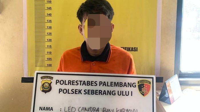 Pelaku jambret di Palembang saat ditangkap polisi