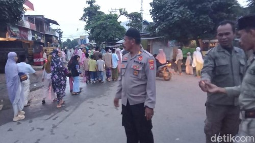 Polisi membubarkan dua kelompok remaja dari Desa Tambe dan Rasabou, Kecamatan Bolo, Kabupaten Bima, NTB, yang hendak tawuran, Senin, (23/2/2026).